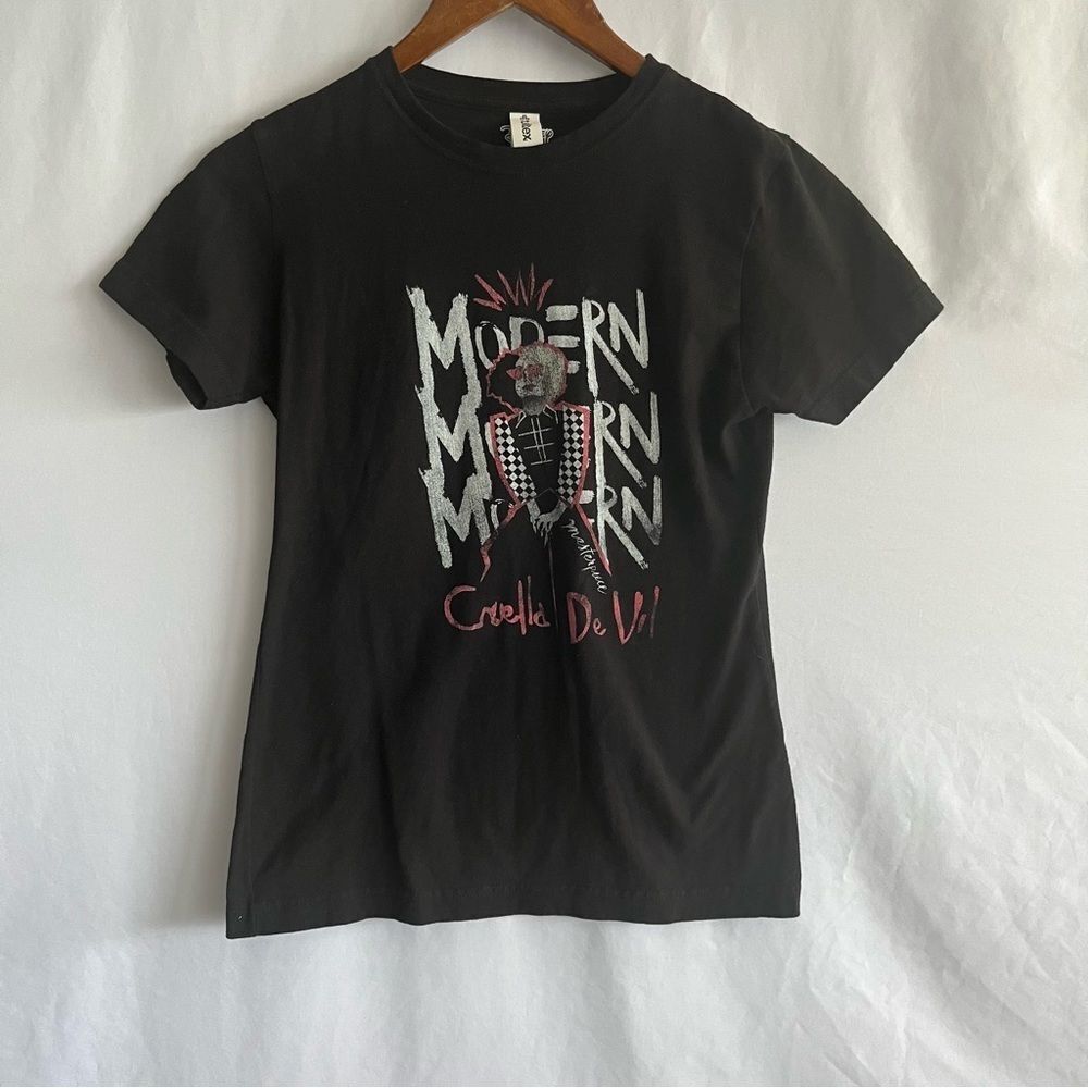 Disney Cruella De Vil Black T-Shirt - Picture 3 of 8